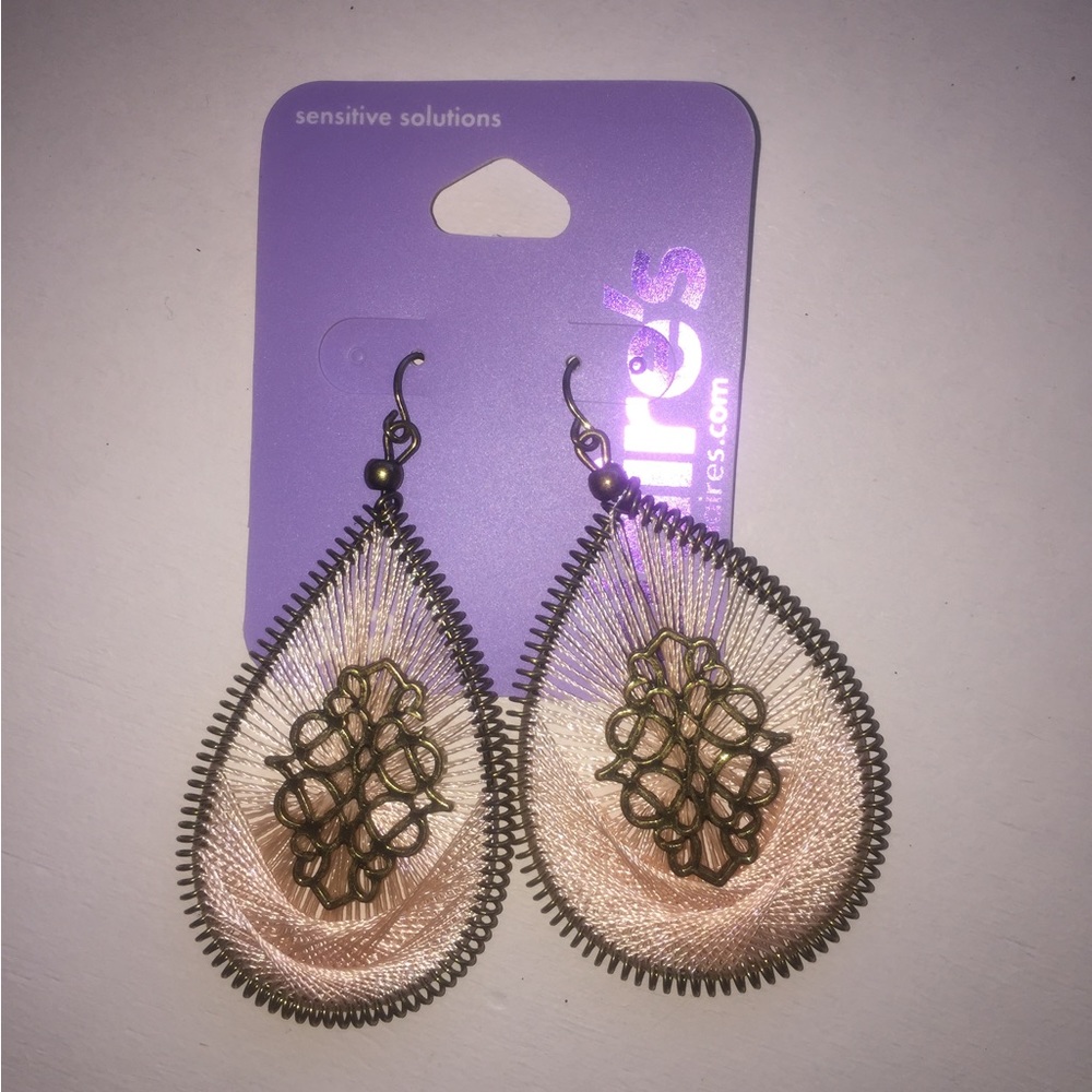 5 for $25😍 Claire’s Earrings ❤️ - Picture 1 of 1